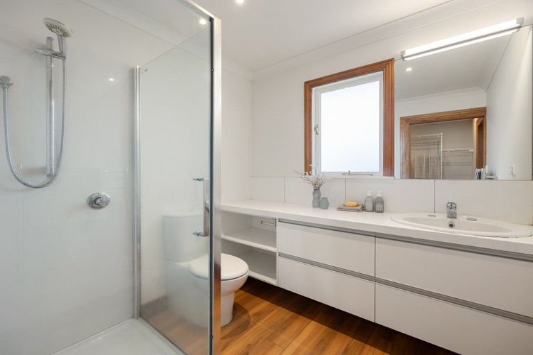 Photo of property in 31 Forest Lake Road, Forest Lake, Hamilton, 3200