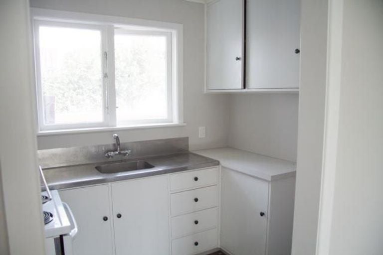 Photo of property in 2/10 Trevethick Grove, Woburn, Lower Hutt, 5010