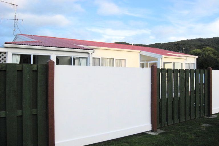 Photo of property in 5a Lees Grove, Wainuiomata, Lower Hutt, 5014