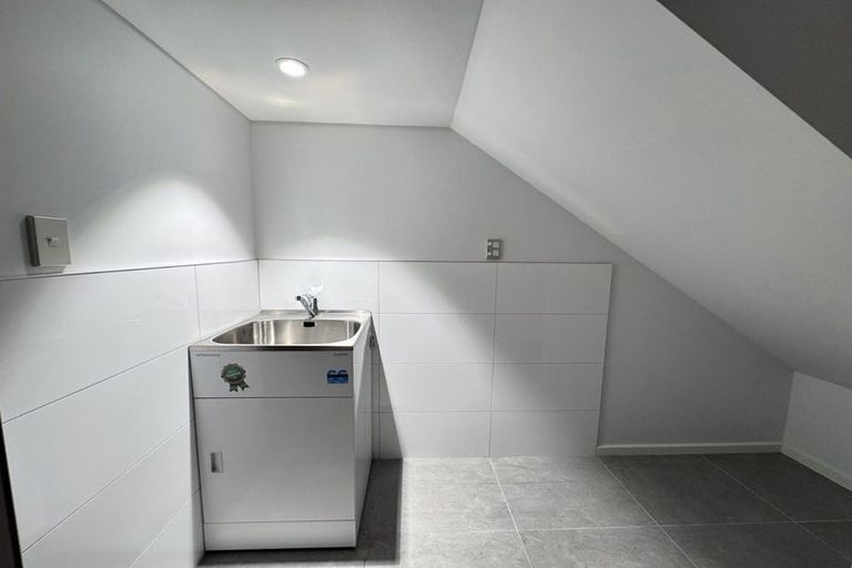 Photo of property in 13 Meritage Lane, Te Atatu South, Auckland, 0610