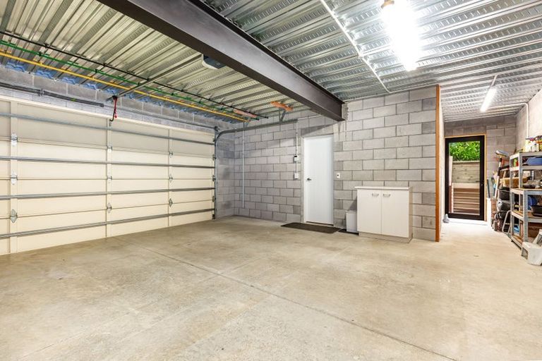 Photo of property in 39b Kakariki Grove, Waikanae, 5036