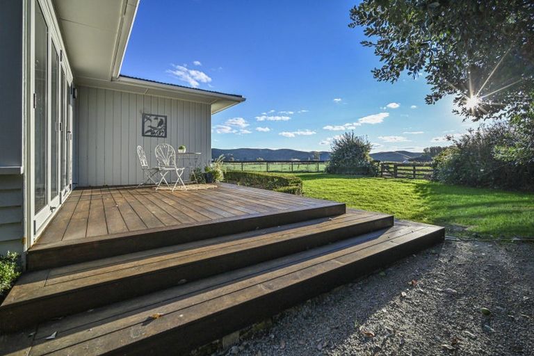 Photo of property in 357 Swamp Road, Fernhill, Napier, 4183