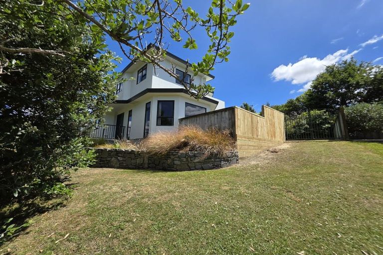 Photo of property in 69 Joseph Banks Drive, Whitby, Porirua, 5024
