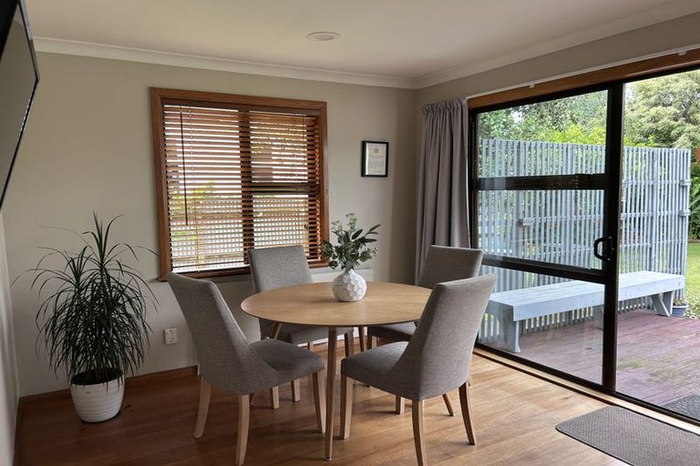 Photo of property in 114 Pahiatua Street, Hokowhitu, Palmerston North, 4410