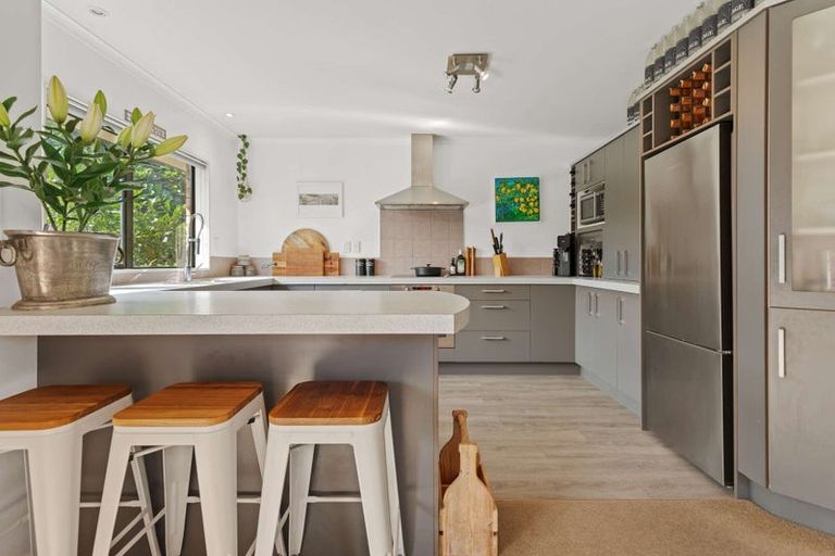 Photo of property in 11 Gibson Place, Papamoa Beach, Papamoa, 3118