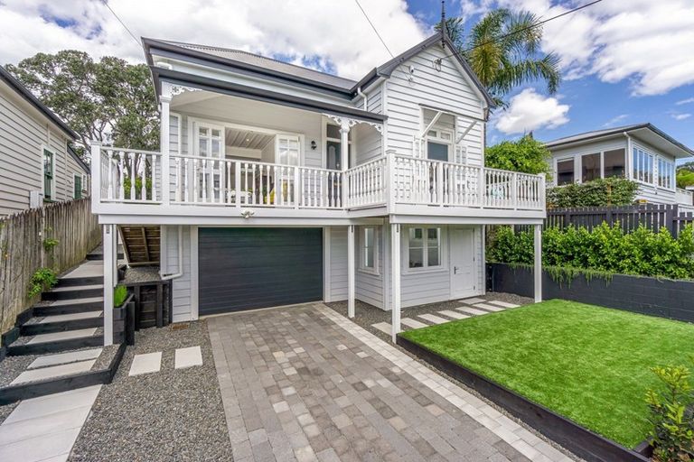 Photo of property in 15 Abbotsford Terrace, Devonport, Auckland, 0624