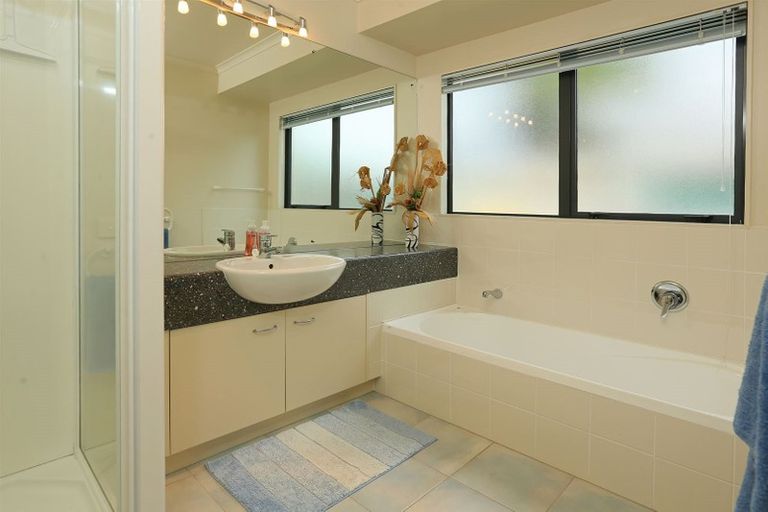 Photo of property in 21 Checkerberry Court, Henderson, Auckland, 0612