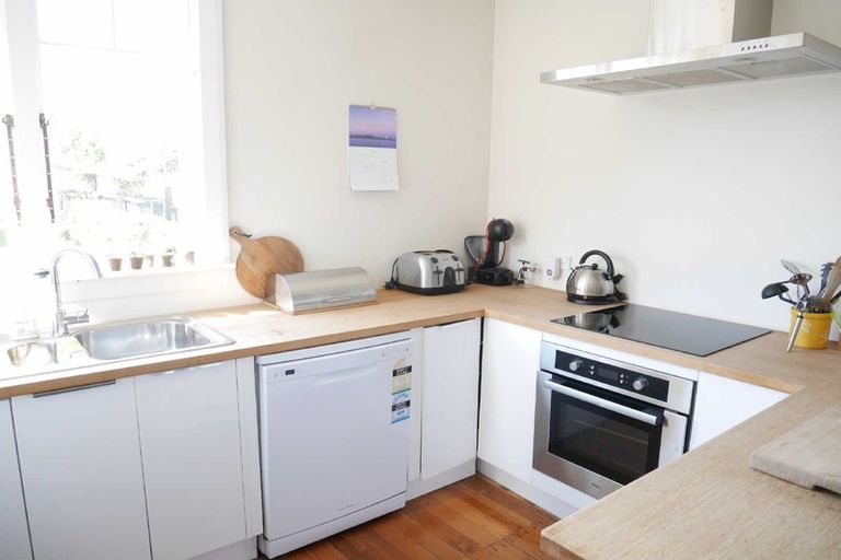 Photo of property in 16 Allard Street, Edgeware, Christchurch, 8013