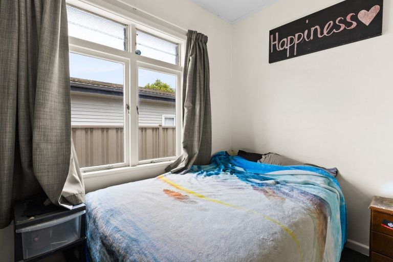 Photo of property in 99 Taradale Road, Onekawa, Napier, 4110