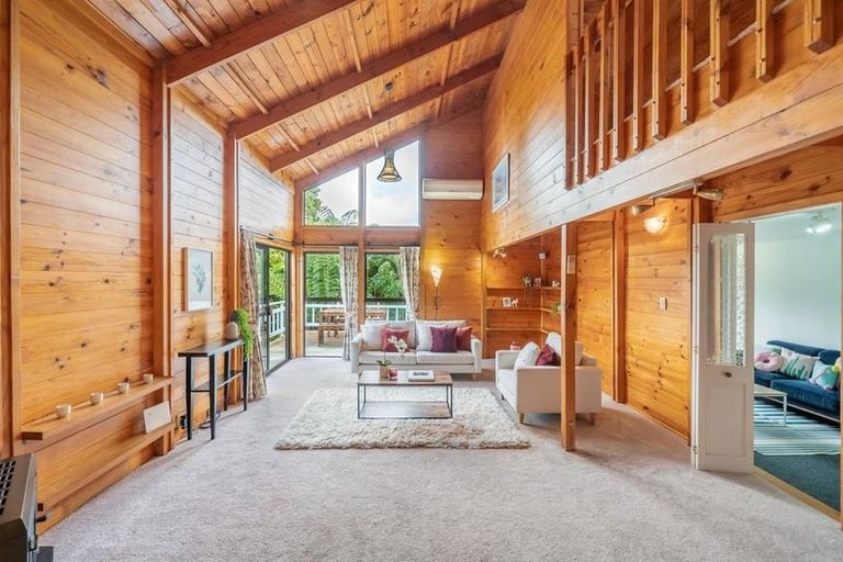 Photo of property in 74 Viewmont Drive, Harbour View, Lower Hutt, 5010