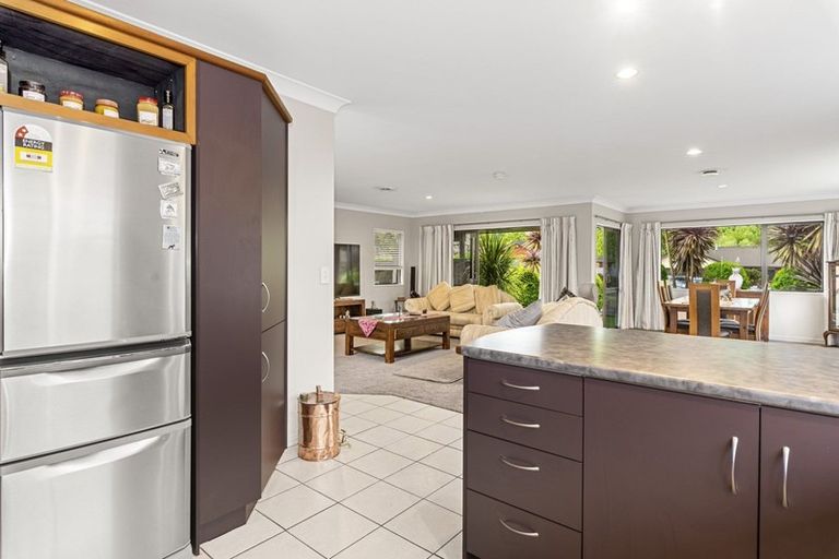 Photo of property in 23 Heaphy Place, Pukehangi, Rotorua, 3015