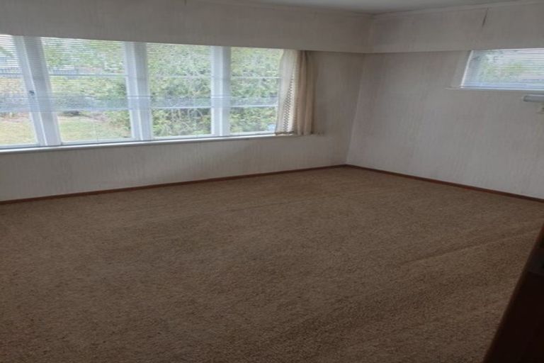 Photo of property in 37 St Leonards Road, Kelston, Auckland, 0602