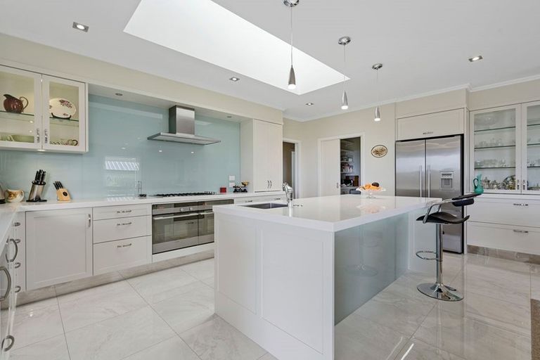 Photo of property in 12 Gleneagles Way, Waiwhakaiho, New Plymouth, 4312