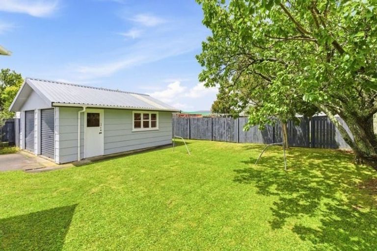 Photo of property in 52 Acacia Street, Kelvin Grove, Palmerston North, 4414