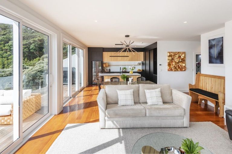 Photo of property in 10 Oriental Terrace, Mount Victoria, Wellington, 6011