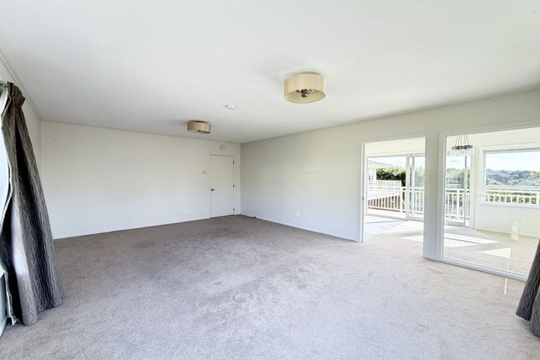 Photo of property in 122 Hugh Green Drive, Pinehill, Auckland, 0632