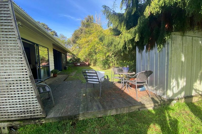 Photo of property in 87 Konini Road, Titirangi, Auckland, 0604