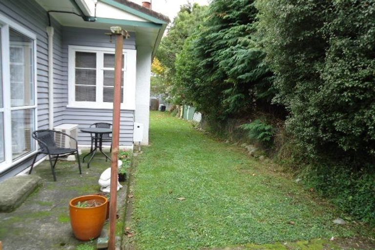 Photo of property in 104 Stokes Valley Road, Stokes Valley, Lower Hutt, 5019