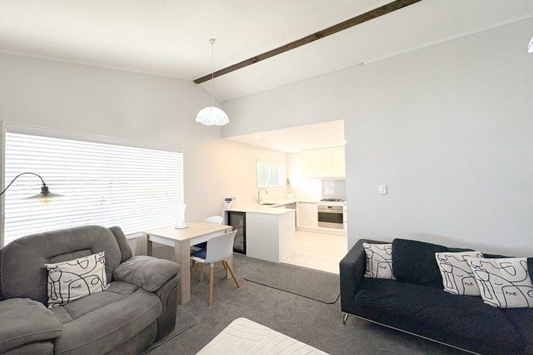 Photo of property in 19a Colchester Crescent, Newlands, Wellington, 6037