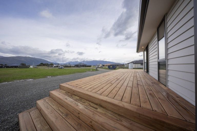 Photo of property in 21 Tukare Loop, Te Anau, 9600