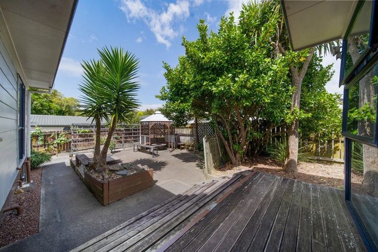 Photo of property in 2/9 Bellville Drive, Clendon Park, Auckland, 2103