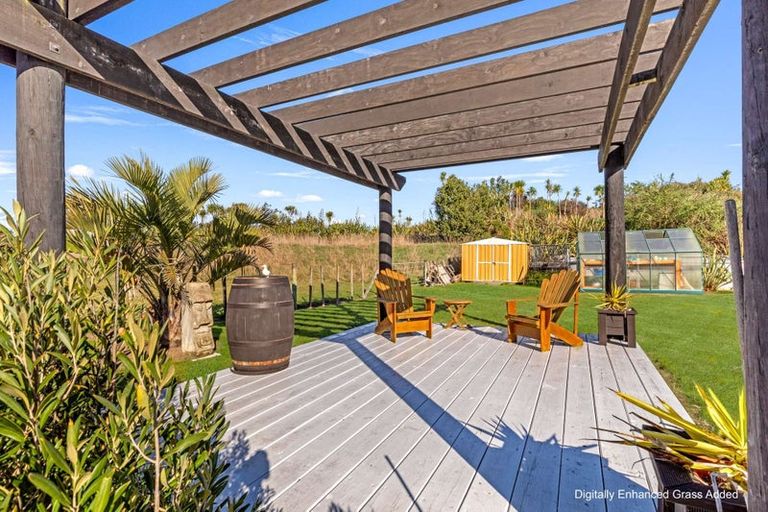 Photo of property in 76 Waitarere Rise Avenue, Waitarere, Levin, 5510