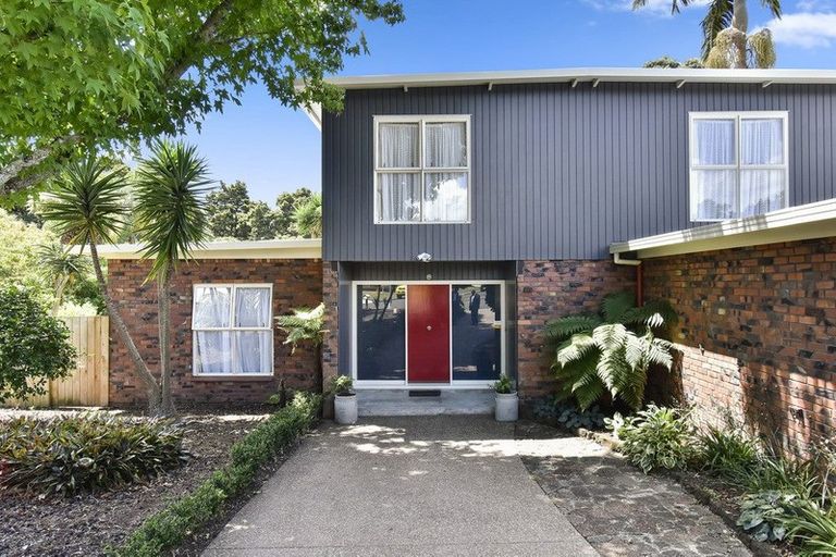 Photo of property in 11 Iorangi Place, Hillpark, Auckland, 2102