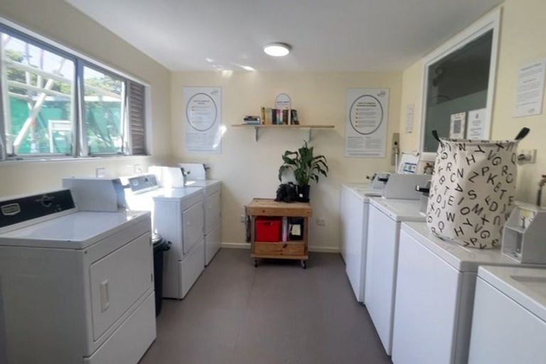 Photo of property in Basin Reserve Complex, 22/4 Sussex Street, Mount Cook, Wellington, 6021