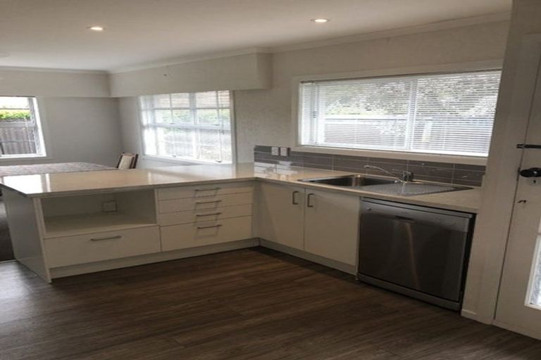 Photo of property in 27 Howden Road, Fairfield, Hamilton, 3214