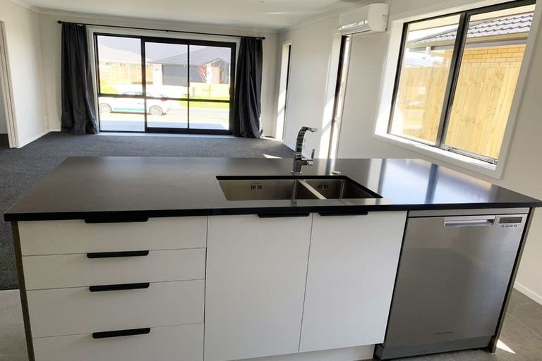 Photo of property in 11 Keerangi Place, Rototuna North, Hamilton, 3210