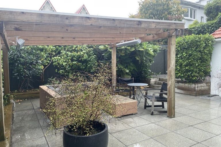 Photo of property in 317 The Terrace, Te Aro, Wellington, 6011