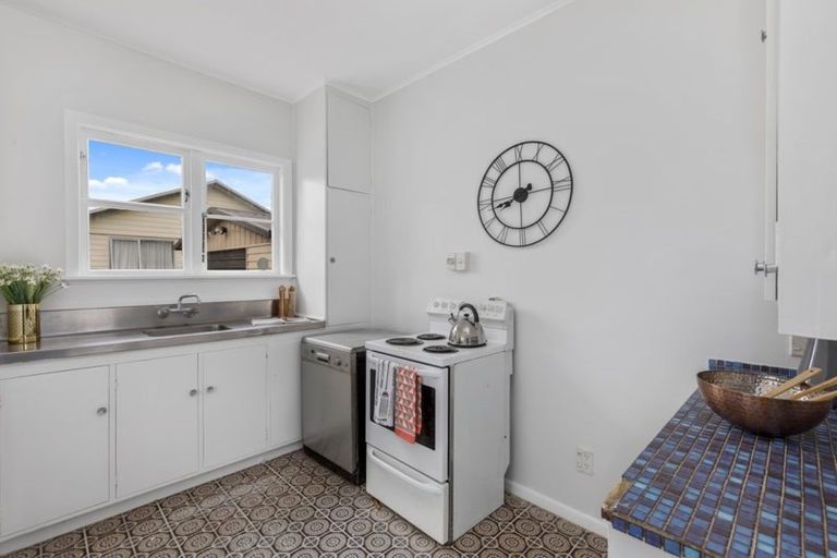 Photo of property in 1 Athlone Crescent, Boulcott, Lower Hutt, 5011