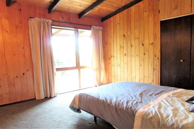 Photo of property in 130 Wyndham Road, Pinehaven, Upper Hutt, 5019