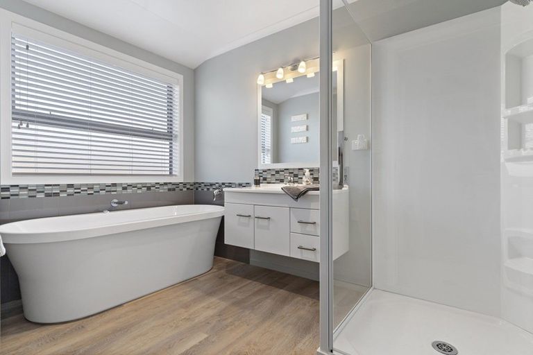 Photo of property in 61 Armstrong Avenue, Carterton, 5713