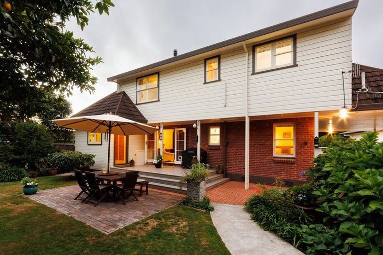 Photo of property in 26 Saint Albans Avenue, Hokowhitu, Palmerston North, 4410