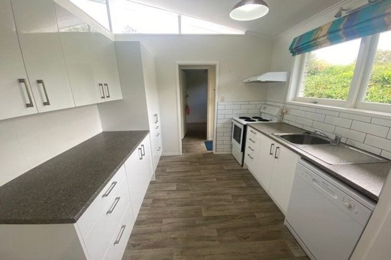 Photo of property in 72b Seaview Road, Paraparaumu Beach, Paraparaumu, 5032