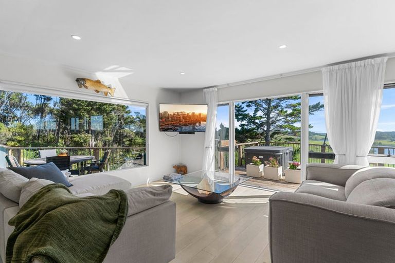 Photo of property in 562 Ocean View Road, Te Arai, Wellsford, 0975