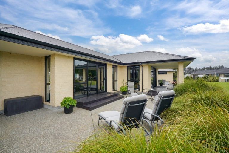 Photo of property in 14 Kakariki Way, Otatara, Invercargill, 9879