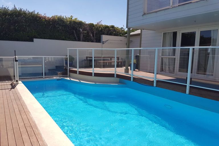 Photo of property in 77 Seaview Road, Paremata, Porirua, 5024