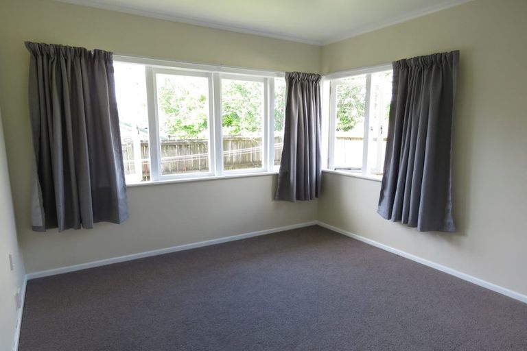 Photo of property in 21 Savoy Road, Glen Eden, Auckland, 0602