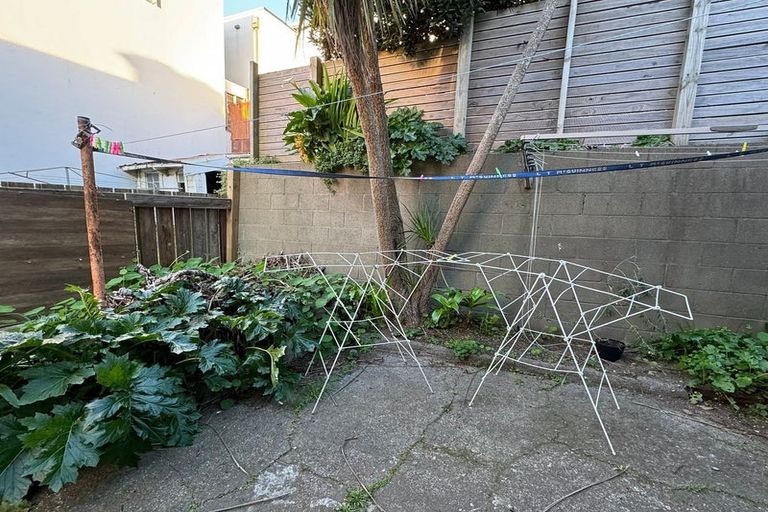 Photo of property in 98 Majoribanks Street, Mount Victoria, Wellington, 6011
