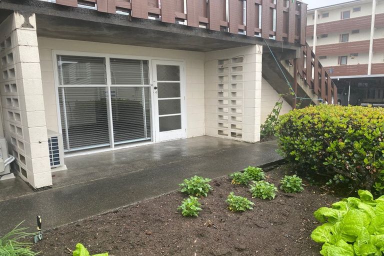 Photo of property in 9 Esplanade Road, Mount Eden, Auckland, 1024