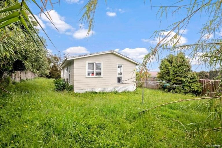 Photo of property in 40 Taurus Crescent, Beach Haven, Auckland, 0626