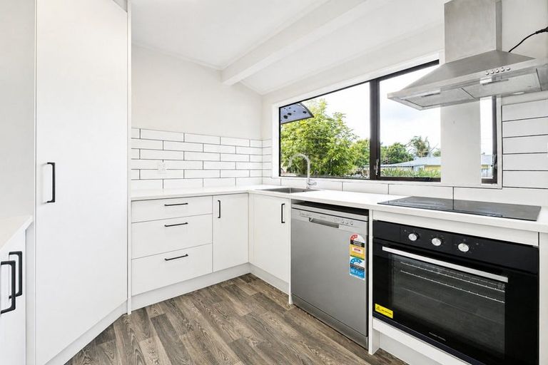 Photo of property in 1/13 Karamu Street, Te Atatu Peninsula, Auckland, 0610