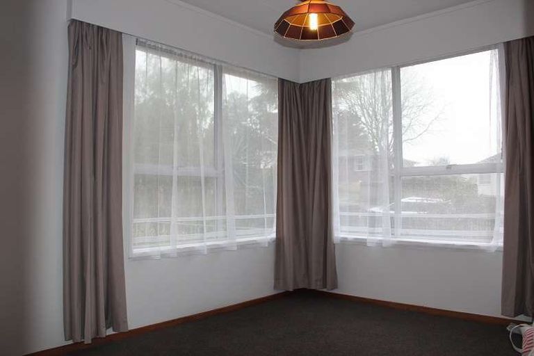 Photo of property in 7 Kapiti Place, Sunnynook, Auckland, 0620