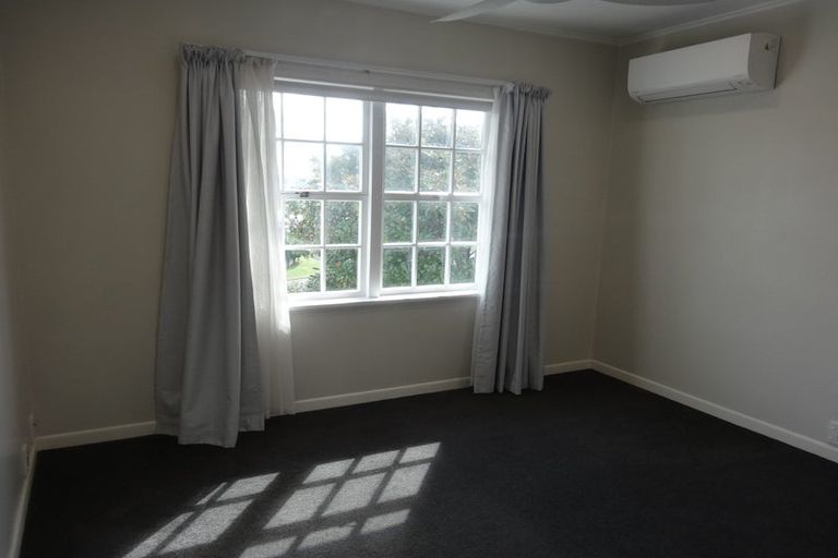 Photo of property in 2 The Anchorage, Sunnyhills, Auckland, 2010