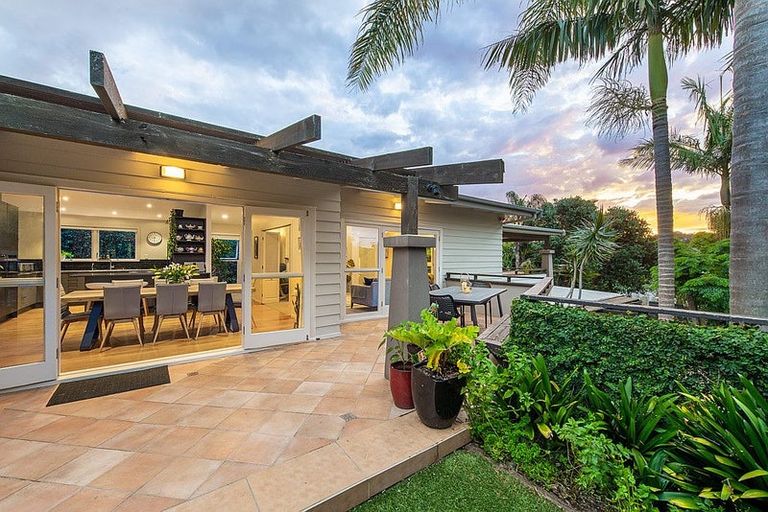 Photo of property in 297 Beach Road, Campbells Bay, Auckland, 0630