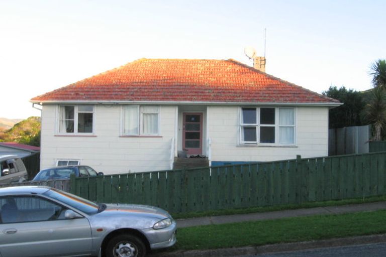 Photo of property in 35 Hukatai Street, Elsdon, Porirua, 5022