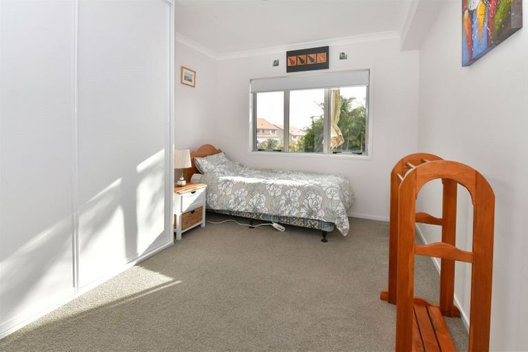 Photo of property in Santa Rosa, 2/340 Gulf Harbour Drive, Gulf Harbour, Whangaparaoa, 0930