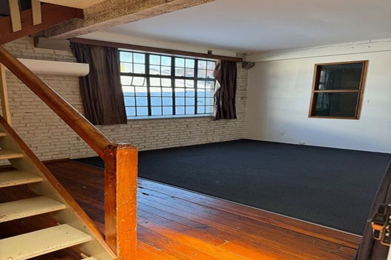 Photo of property in 8 Vogel Street, Dunedin Central, Dunedin, 9016